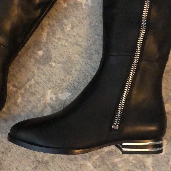 Edgy Chic DKNY Striped Heel Black Leather Boots - Picture 5 of 14